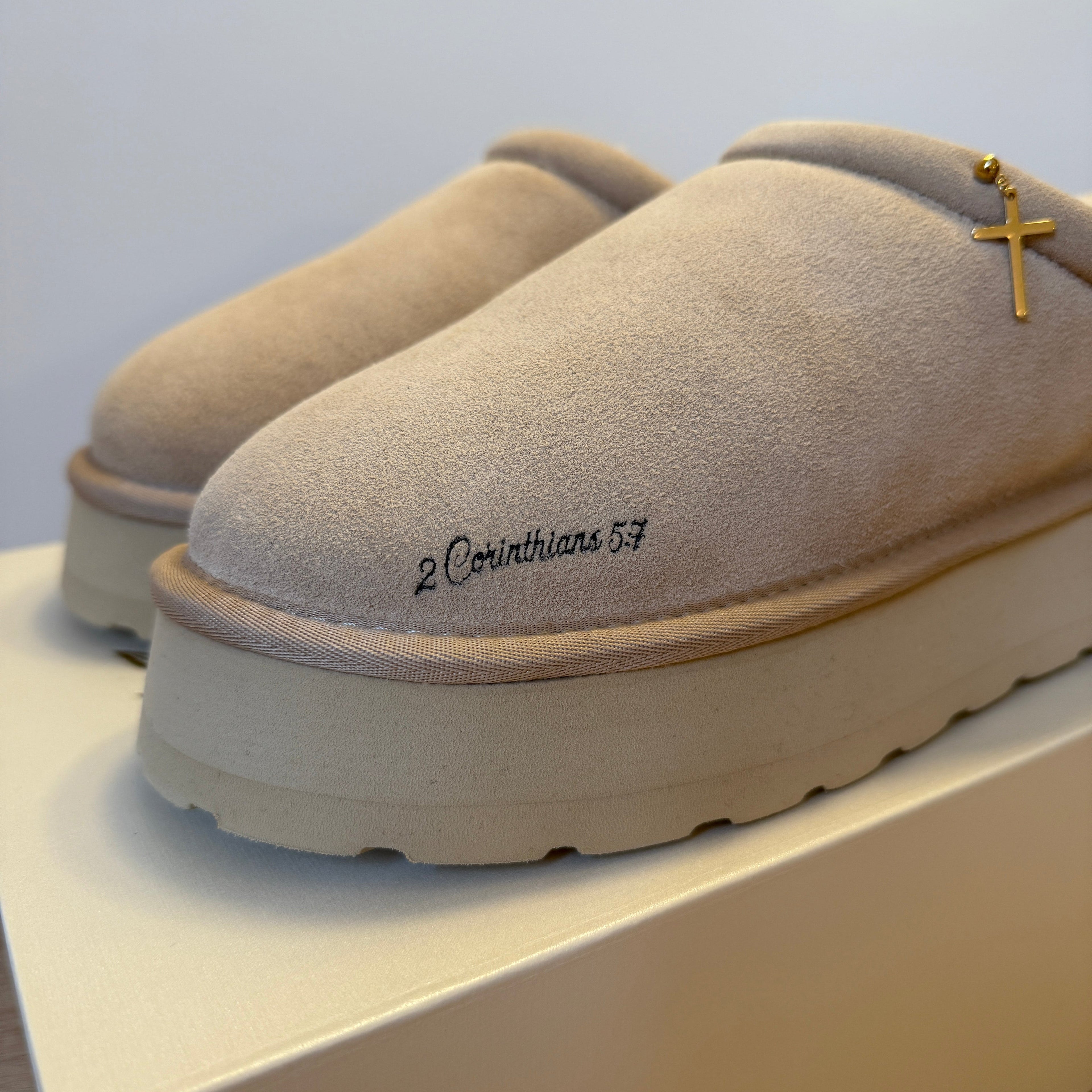 2 Corinthians 5:7 Clogs